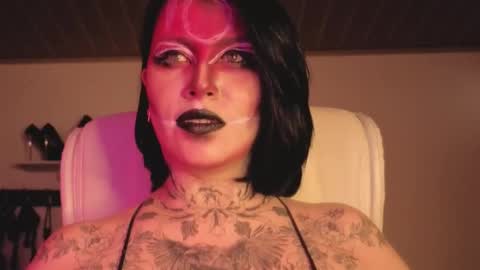 Snapshot of olivia_seex chatting on November 6, 2025, 1:34 pm online show from November 6, 2025, 1:34 pm