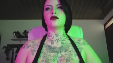 Snapshot of olivia_seex chatting on November 19, 2025, 1:44 pm online show from November 19, 2025, 1:44 pm