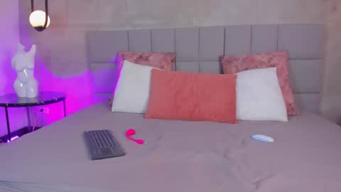 Olivia  online show from March 7, 2026, 12:57 pm