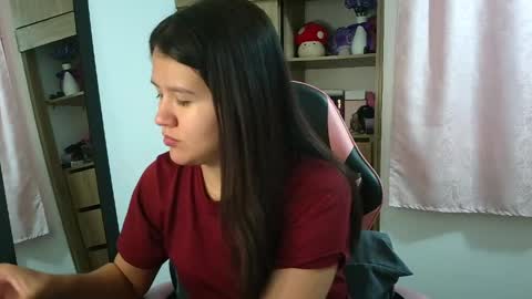 Olivia online show from April 22, 2026, 12:18 pm