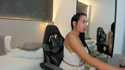 olivia_willoow online show from October 23, 2025, 8:29 pm