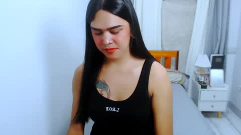 olivia_xxo online show from July 15, 2026, 11:59 am