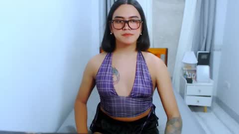 olivia_xxo online show from July 16, 2026, 10:49 pm