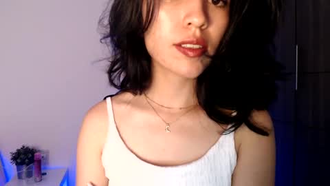 oliviaaa__ online show from February 18, 2025, 9:42 pm