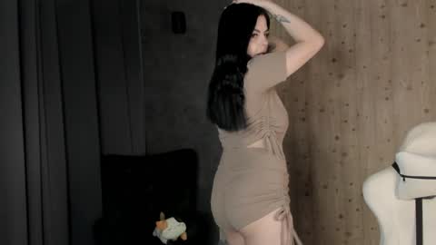 Oliviabagheera online show from April 15, 2026, 4:08 am