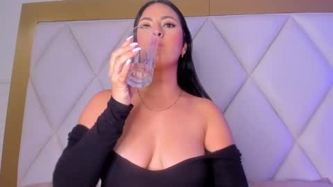 OLIVIA online show from January 31, 2025, 1:43 am