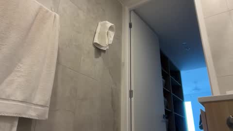 Olivia Brookes online show from October 3, 2025, 9:23 pm