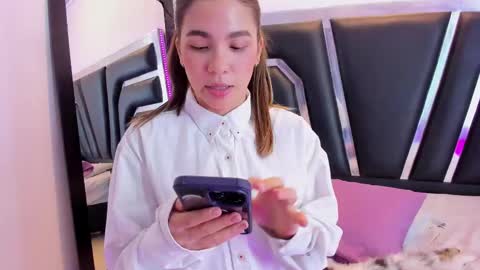 OLIV online show from February 28, 2025, 9:12 pm