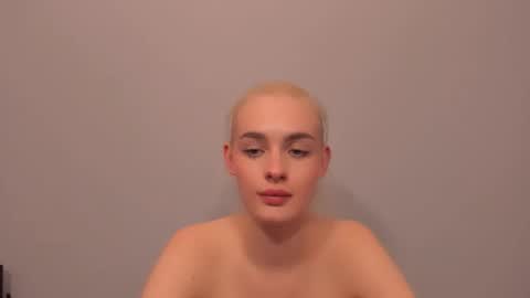 oliviaBeauty online show from March 15, 2026, 9:10 pm