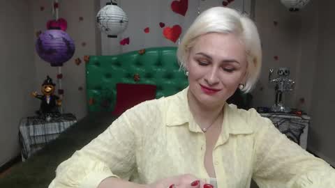 OliviaHorst online show from October 29, 2025, 6:59 am