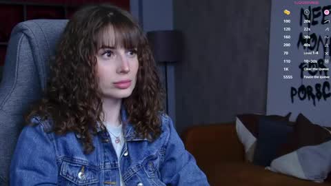 Snapshot of oliviamcclean chatting on May 19, 2026, 5:52 pm Liv online show from May 19, 2026, 5:52 pm