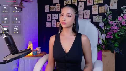 Olivia Mcneill  online show from January 21, 2025, 12:29 pm