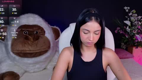 Olivia Mcneill  online show from February 4, 2025, 10:55 pm