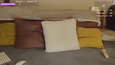 Olivia online show from March 2, 2026, 10:49 pm