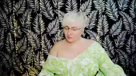 Snapshot of oliviaoskar_ chatting on May 31, 2026, 10:22 am Kelly online show from May 31, 2026, 10:22 am