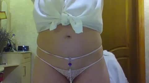 oliviaparadise online show from December 16, 2024, 5:11 pm