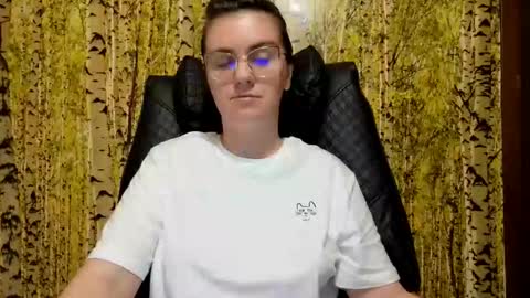 Snapshot of oliviasager chatting on May 28, 2026, 9:56 pm Mistress Olivia online show from May 28, 2026, 9:56 pm