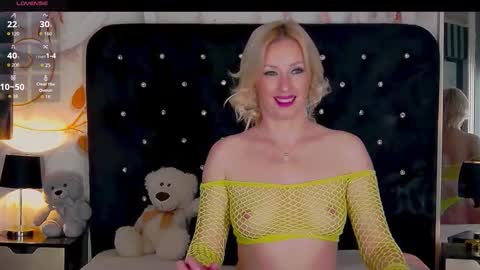 Olivia online show from October 21, 2025, 10:10 pm