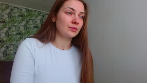 Olivia online show from April 16, 2026, 4:35 am