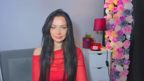 OliviaWomen online show from November 12, 2025, 9:32 am