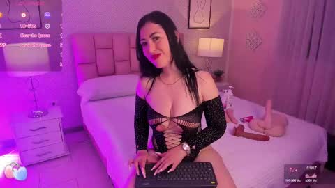 Oliviaa online show from March 10, 2025, 12:15 pm