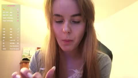  Mila  online show from September 20, 2025, 1:23 pm