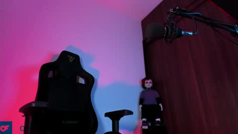     online show from December 21, 2024, 9:44 am