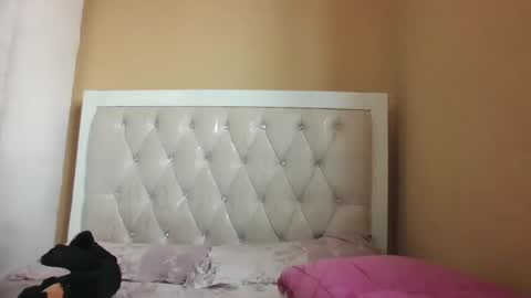 olwami4 online show from February 25, 2026, 7:40 am