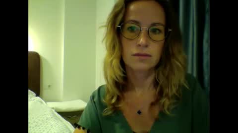 olyra11 online show from January 11, 2026, 9:31 pm