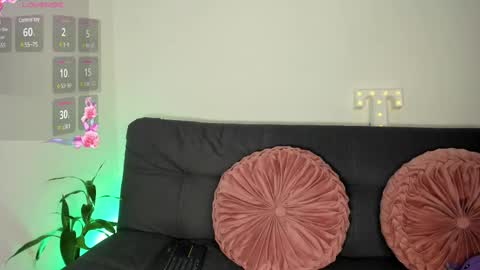 Violette online show from February 17, 2025, 1:04 am