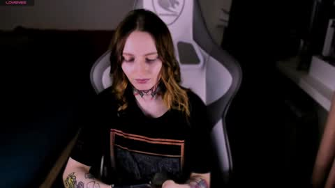 on_yxxx online show from December 5, 2024, 6:33 pm