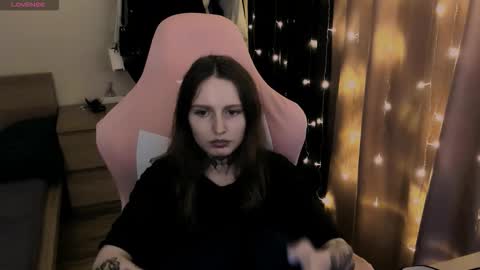 on_yxxx online show from November 2, 2025, 9:06 pm