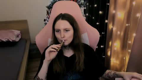 on_yxxx online show from November 30, 2025, 7:07 pm