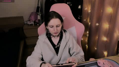 on_yxxx online show from April 8, 2026, 7:14 pm