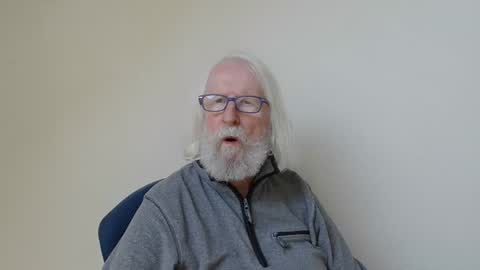 Snapshot of onanister chatting on January 3, 2025, 1:25 pm Somewhere over the rainbow online show from January 3, 2025, 1:25 pm