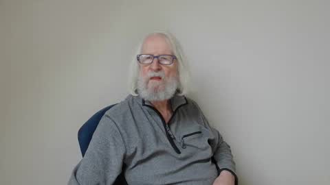 Snapshot of onanister chatting on January 4, 2025, 8:06 am Somewhere over the rainbow online show from January 4, 2025, 8:06 am