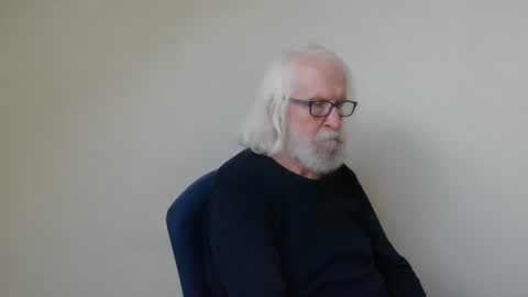 Snapshot of onanister chatting on January 5, 2025, 1:26 pm Somewhere over the rainbow online show from January 5, 2025, 1:26 pm