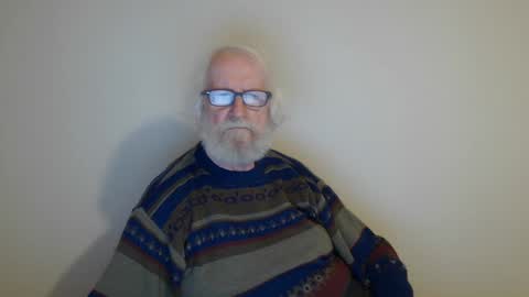 Snapshot of onanister chatting on January 7, 2025, 9:03 pm Somewhere over the rainbow online show from January 7, 2025, 9:03 pm