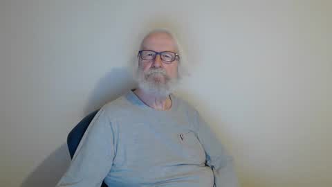 Snapshot of onanister chatting on January 8, 2025, 6:20 am Somewhere over the rainbow online show from January 8, 2025, 6:20 am