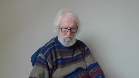 Snapshot of onanister chatting on January 8, 2025, 1:20 pm Somewhere over the rainbow online show from January 8, 2025, 1:20 pm