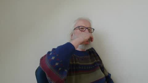 Snapshot of onanister chatting on January 14, 2025, 3:15 pm Somewhere over the rainbow online show from January 14, 2025, 3:15 pm