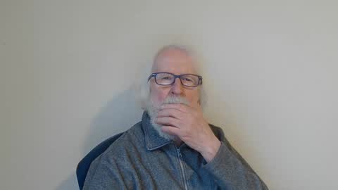 Snapshot of onanister chatting on January 21, 2025, 7:47 am Somewhere over the rainbow online show from January 21, 2025, 7:47 am