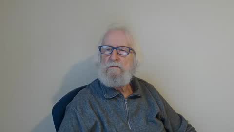 Snapshot of onanister chatting on January 22, 2025, 7:57 am Somewhere over the rainbow online show from January 22, 2025, 7:57 am