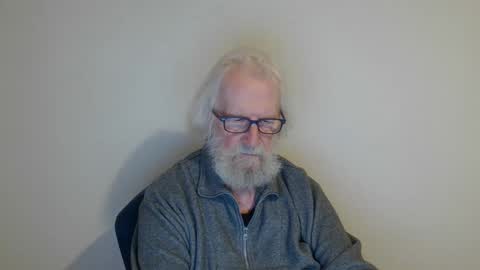 Snapshot of onanister chatting on January 23, 2025, 9:18 pm Somewhere over the rainbow online show from January 23, 2025, 9:18 pm