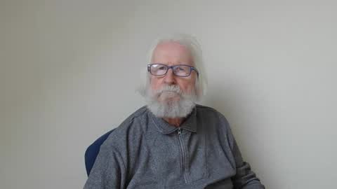 Snapshot of onanister chatting on January 25, 2025, 12:47 pm Somewhere over the rainbow online show from January 25, 2025, 12:47 pm