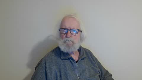 Snapshot of onanister chatting on January 25, 2025, 9:14 pm Somewhere over the rainbow online show from January 25, 2025, 9:14 pm