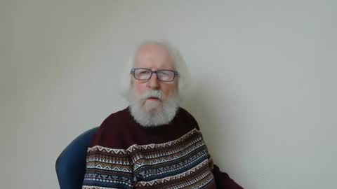 Snapshot of onanister chatting on January 28, 2025, 1:27 pm Somewhere over the rainbow online show from January 28, 2025, 1:27 pm