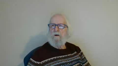 Snapshot of onanister chatting on February 1, 2025, 7:36 am Somewhere over the rainbow online show from February 1, 2025, 7:36 am