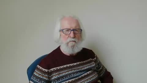 Snapshot of onanister chatting on February 1, 2025, 1:09 pm Somewhere over the rainbow online show from February 1, 2025, 1:09 pm