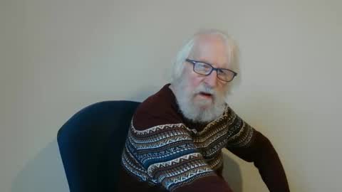 Snapshot of onanister chatting on February 4, 2025, 8:13 am Somewhere over the rainbow online show from February 4, 2025, 8:13 am